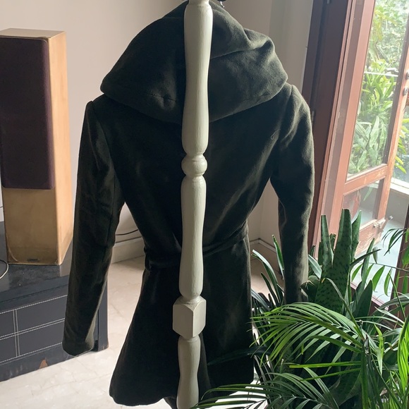 OLIVE GREEN WINTER COAT: Double breast, knee length. Unique collar-hood - Picture 6 of 16